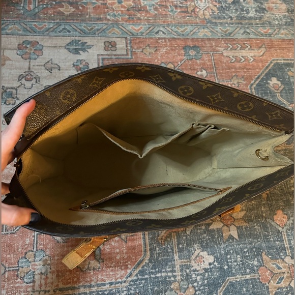 LOUIS VUITTON Babylone Monogram Zip Tote Shoulder Bag - Picture 9 of 16